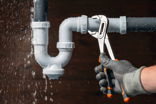 Professional Emergency Plumber technician working in Nonantum, MA